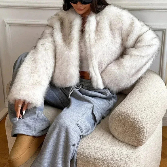 White Casual Women's Front Open Short Faux Fur Coat